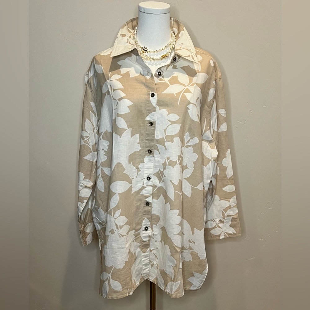 Liz Claiborne Linen Beige and White Floral Button Down Shirt